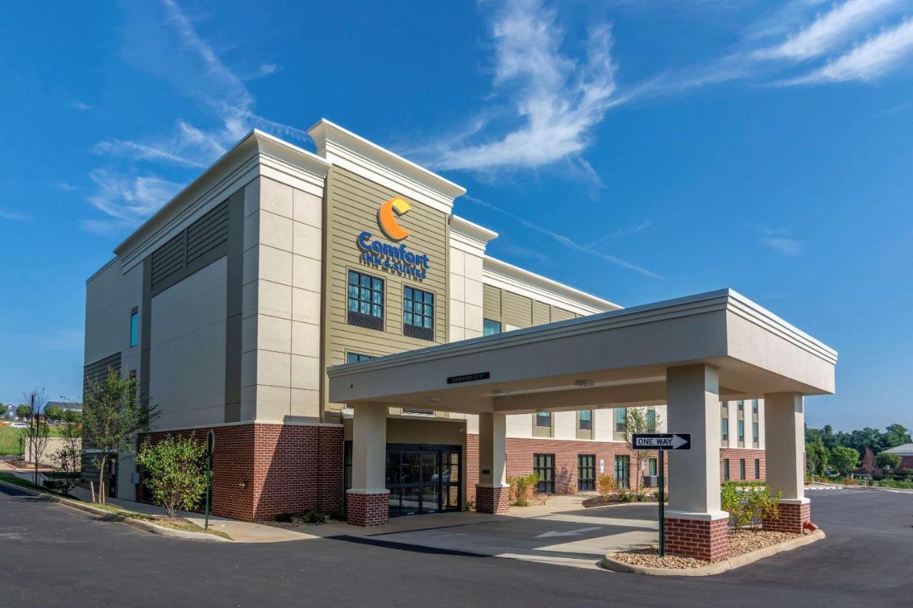 Comfort Inn & Suites Charlottesville Kültér fotó