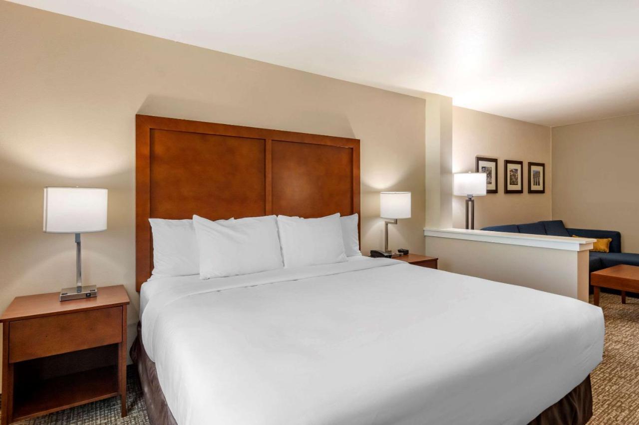 Comfort Inn & Suites Charlottesville Kültér fotó